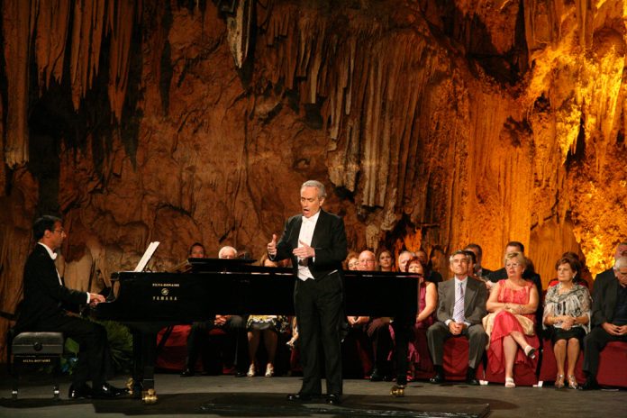 Nerja Caves, Jose Carreras